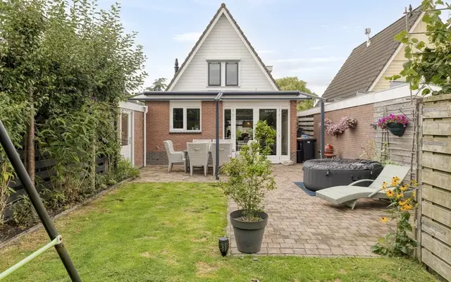 Foto van Zwaluwenlaan 8, Wieringerwaard