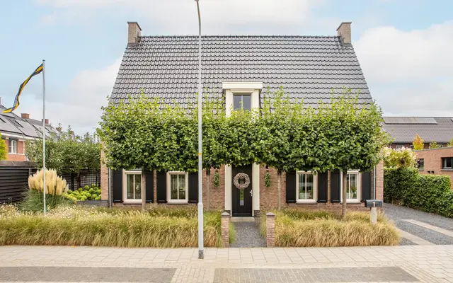 Foto van Burgemeester D J Pottstraat 1, Kesteren