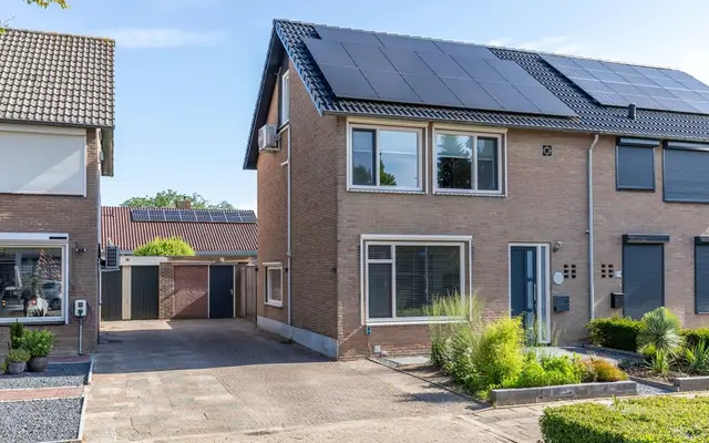 Foto van Anna Van Burenstraat 9, Buren