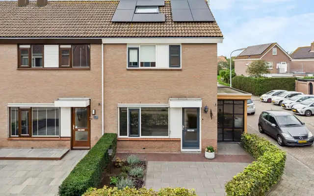 Foto van Harderbank 24, Urk