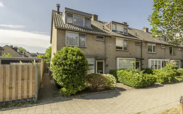 Foto van W. van Vlietstraat 1, Oud-Beijerland