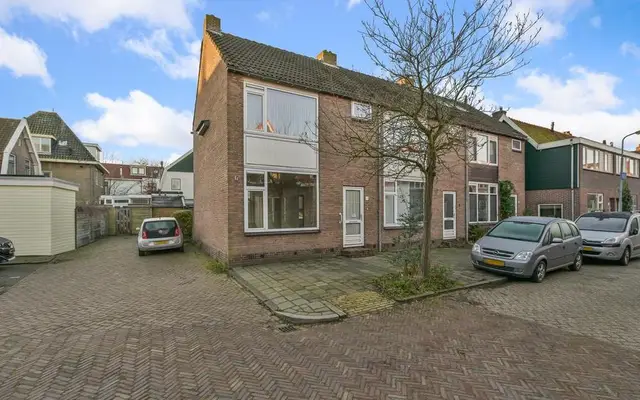 Foto van Karl Marxstraat 1, Zaandijk