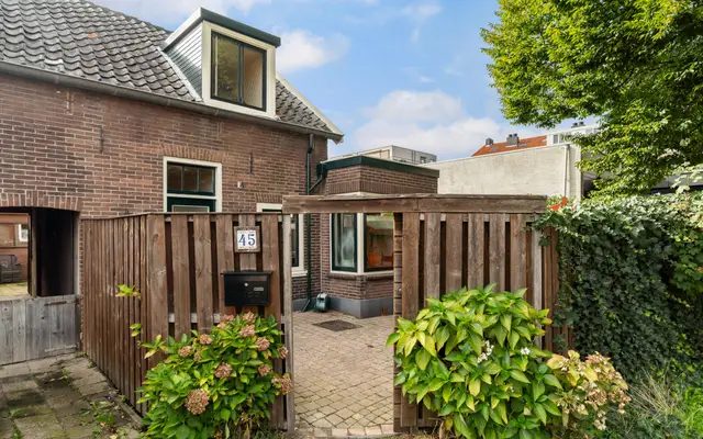 Foto van J.W.C. Bloemstraat 45, Alphen aan den Rijn