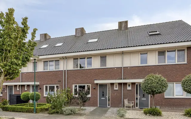 Foto van Weegbree 33, Alphen